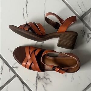 Universal Thread Tan Brown Leather-Strap Block Heel Sandals